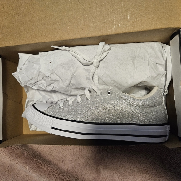Converse Silver Low-Top Sneakers - Picture 2 of 5